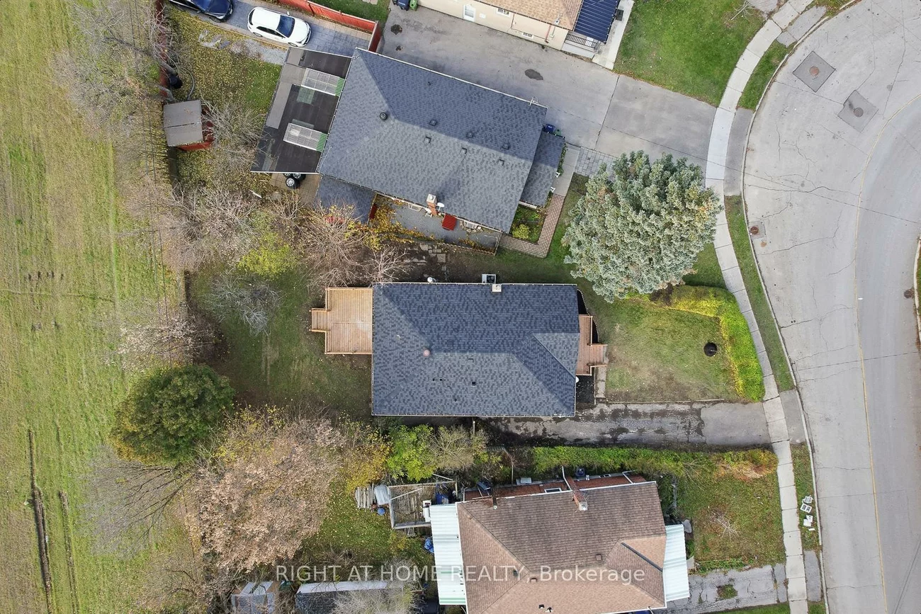 162, Tower, Wexford-Maryvale, Toronto