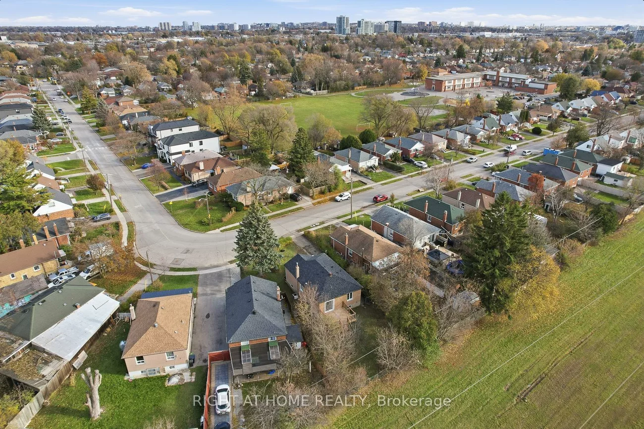 162, Tower, Wexford-Maryvale, Toronto