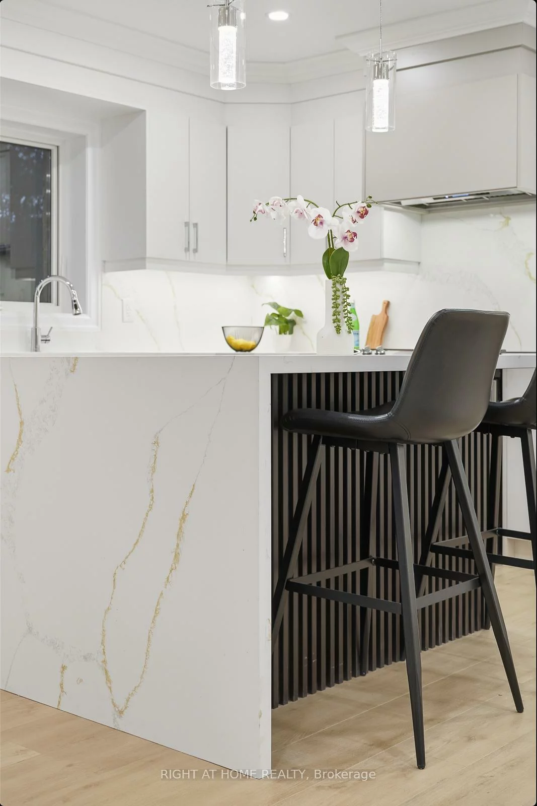 162, Tower, Wexford-Maryvale, Toronto