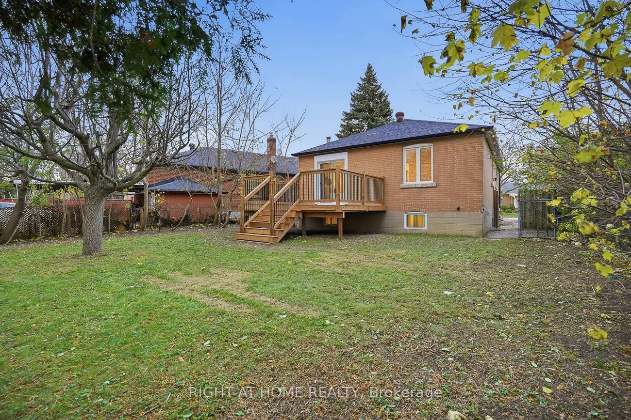 162, Tower, Wexford-Maryvale, Toronto