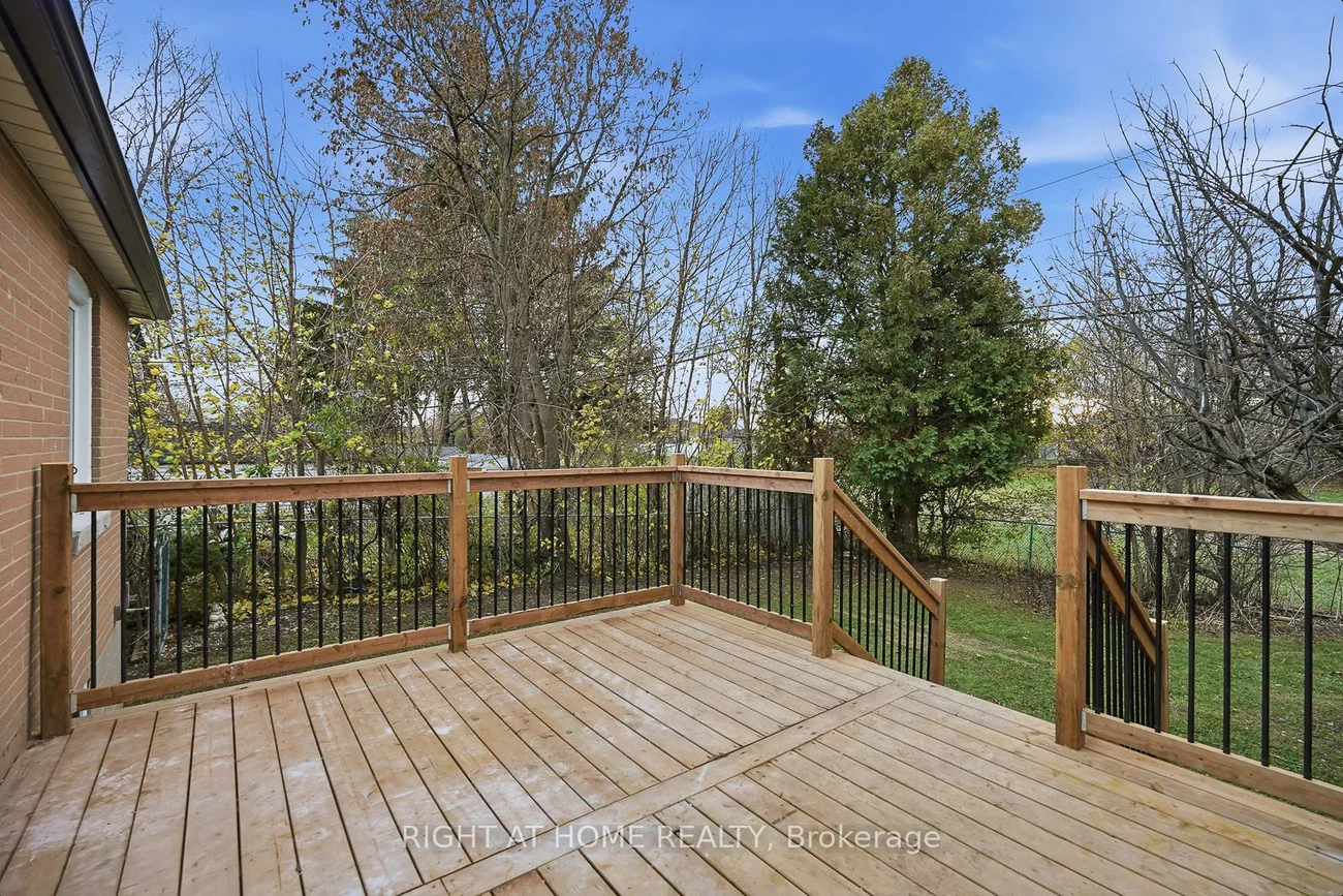 162, Tower, Wexford-Maryvale, Toronto