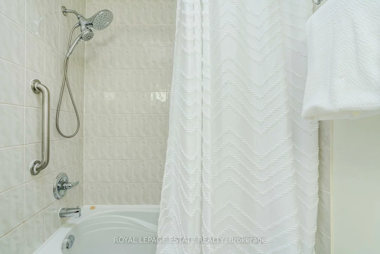 59, Halsey, O'Connor-Parkview, Toronto