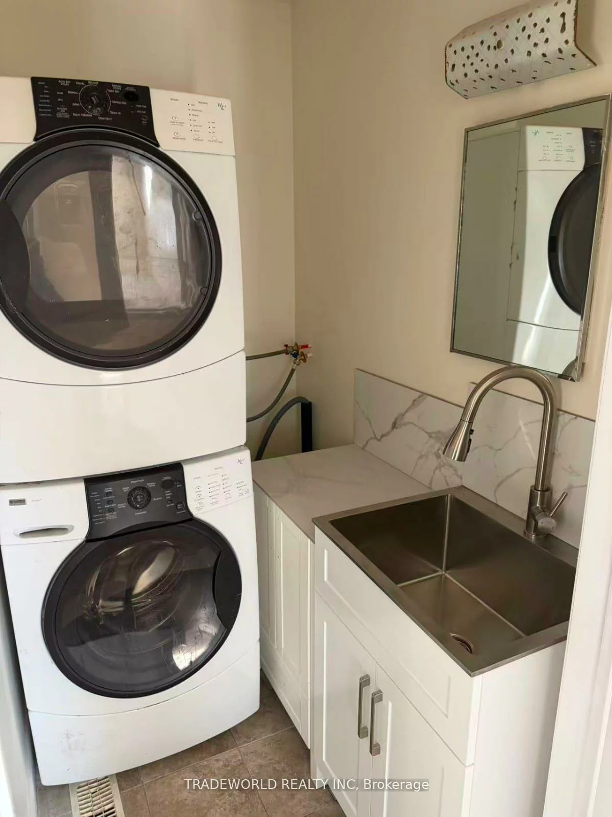 7, Fluellen, L'Amoreaux, Toronto