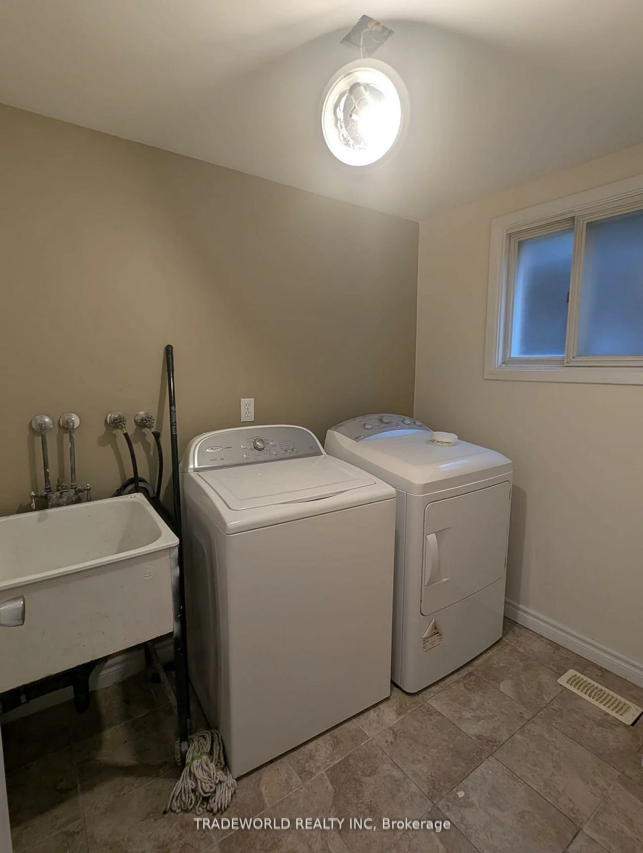 7, Fluellen, L'Amoreaux, Toronto