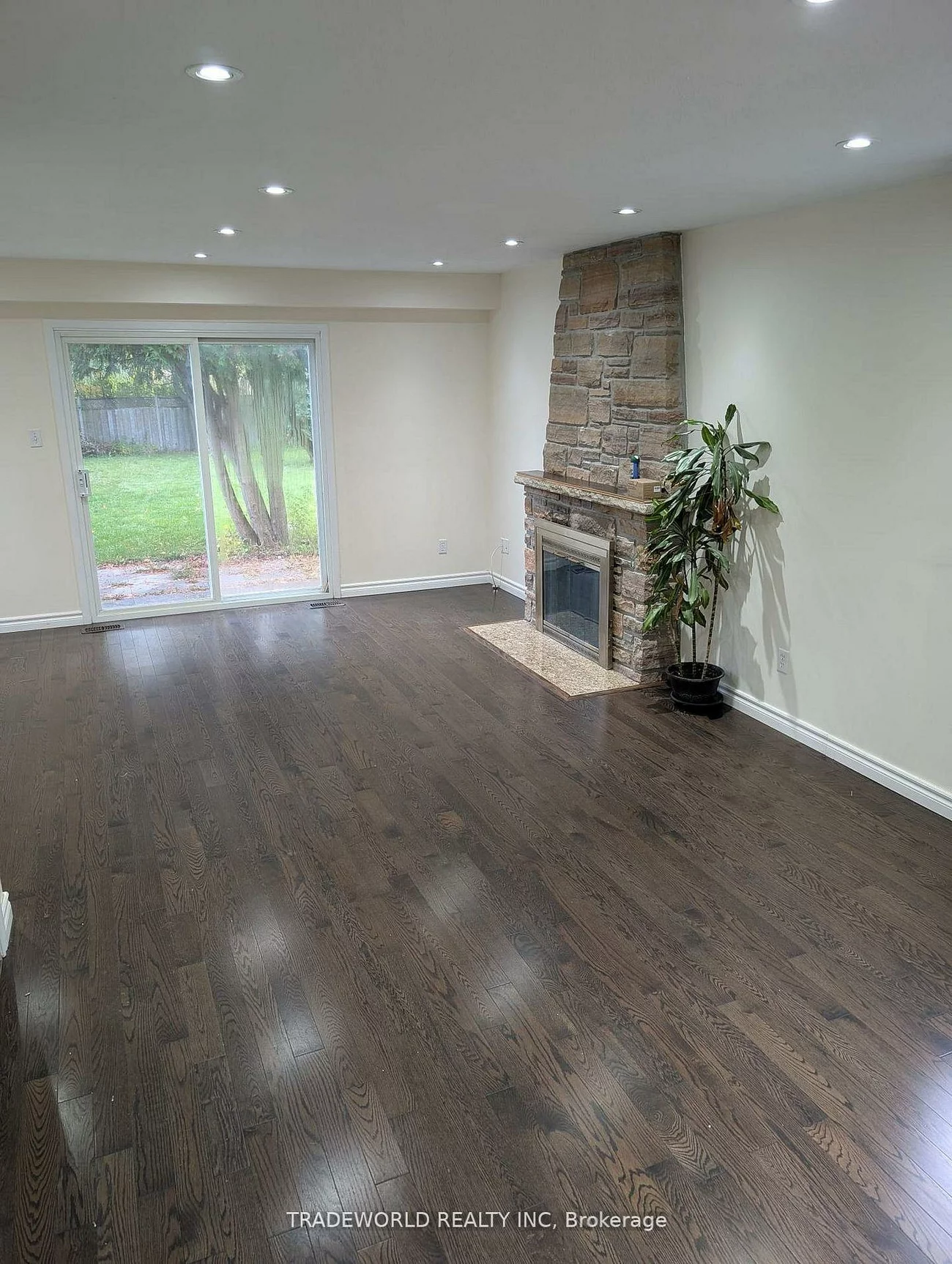 7, Fluellen, L'Amoreaux, Toronto