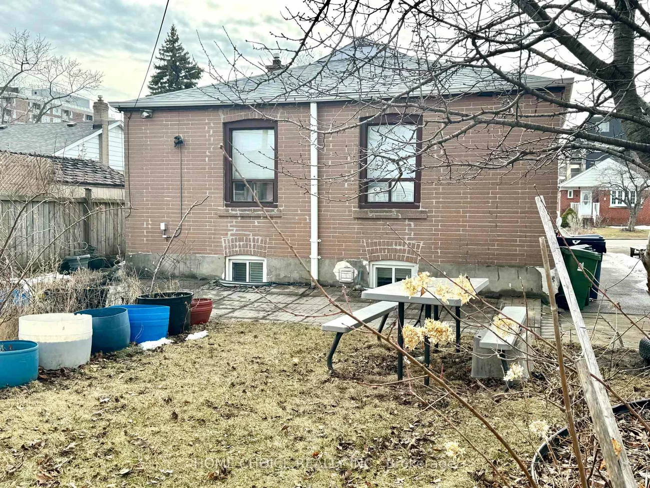 3, Saugeen, Kennedy Park, Toronto