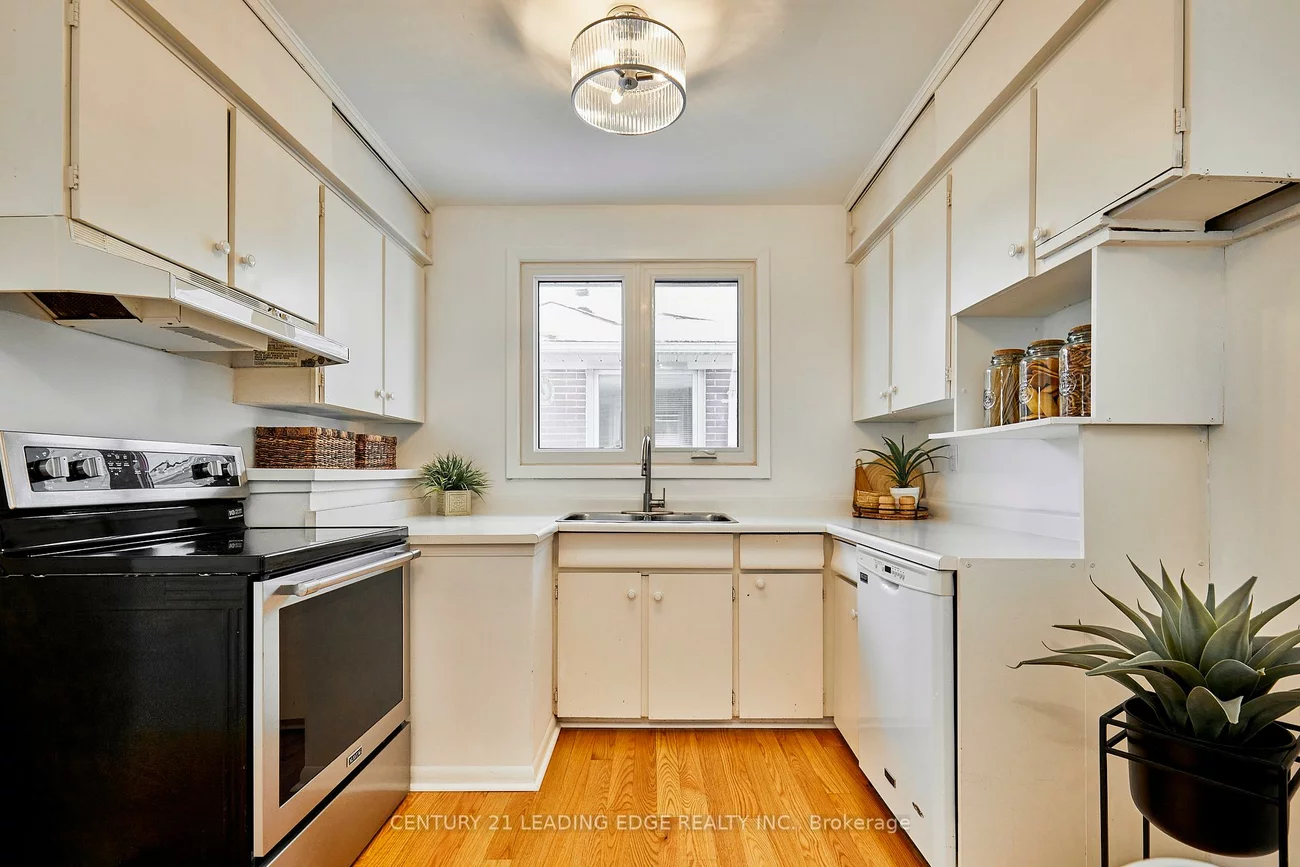 122, Allanford, Tam O'Shanter-Sullivan, Toronto