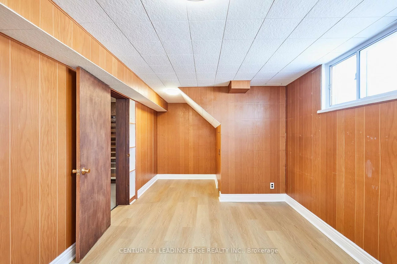 122, Allanford, Tam O'Shanter-Sullivan, Toronto