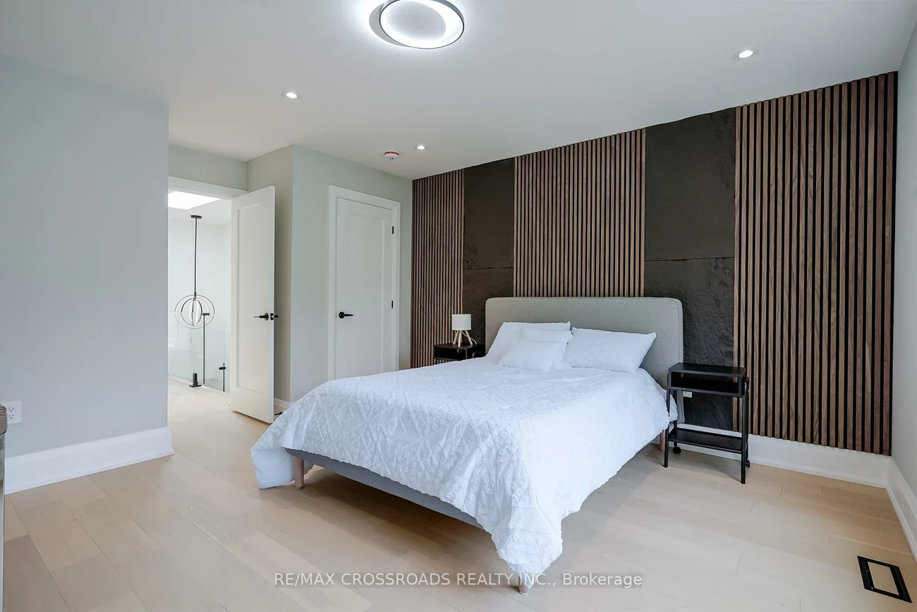 108, Park, Birchcliffe-Cliffside, Toronto