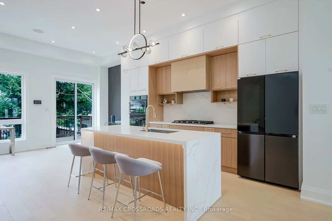 108, Park, Birchcliffe-Cliffside, Toronto