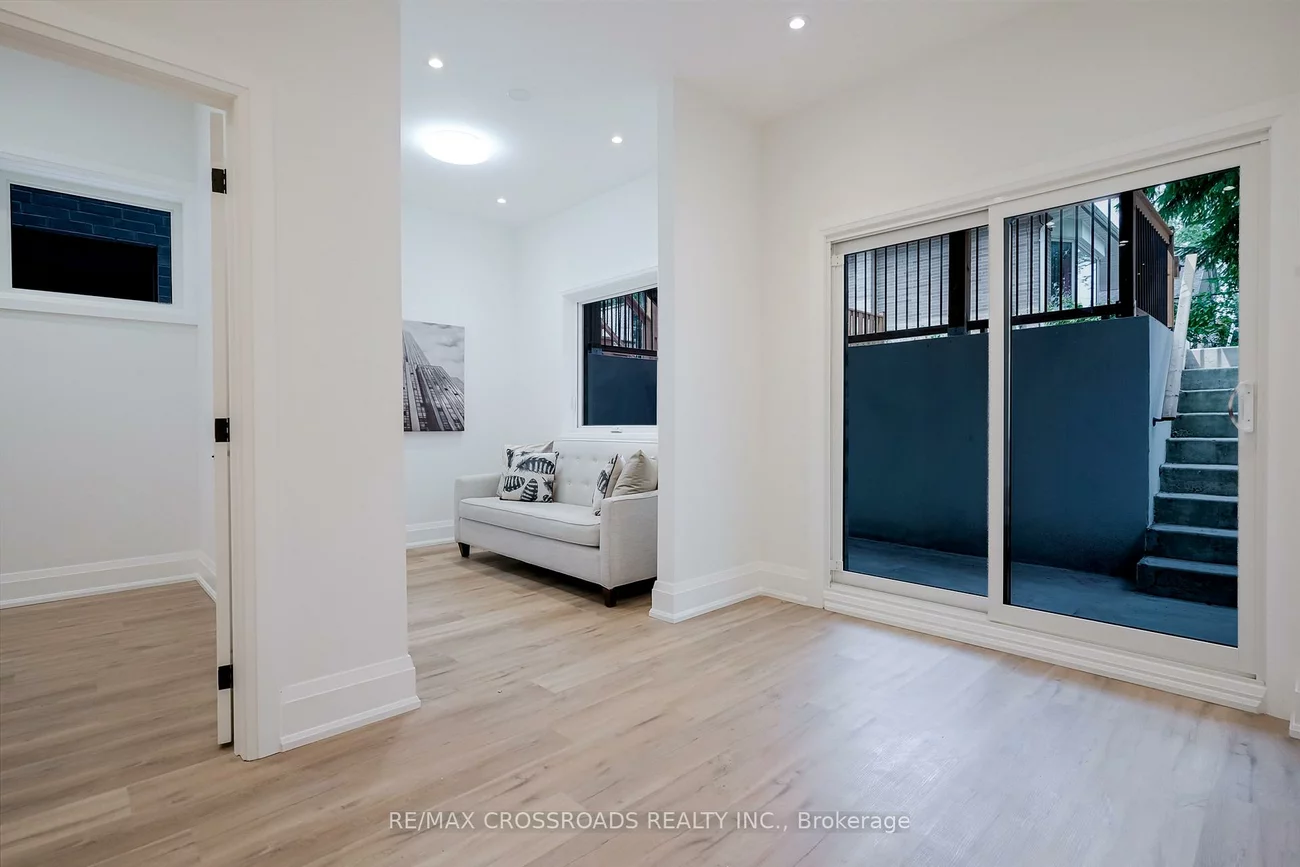 108, Park, Birchcliffe-Cliffside, Toronto