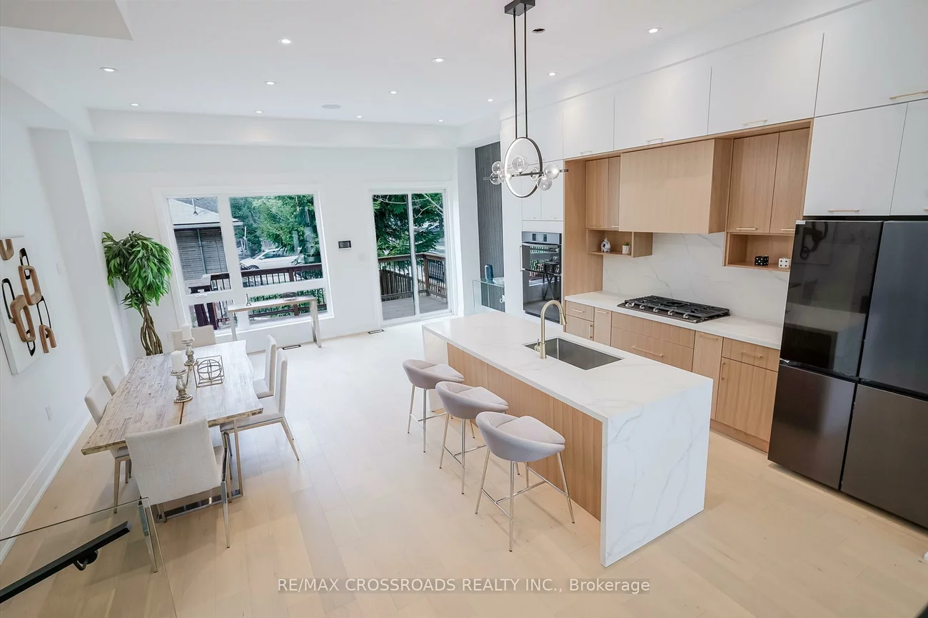 108, Park, Birchcliffe-Cliffside, Toronto