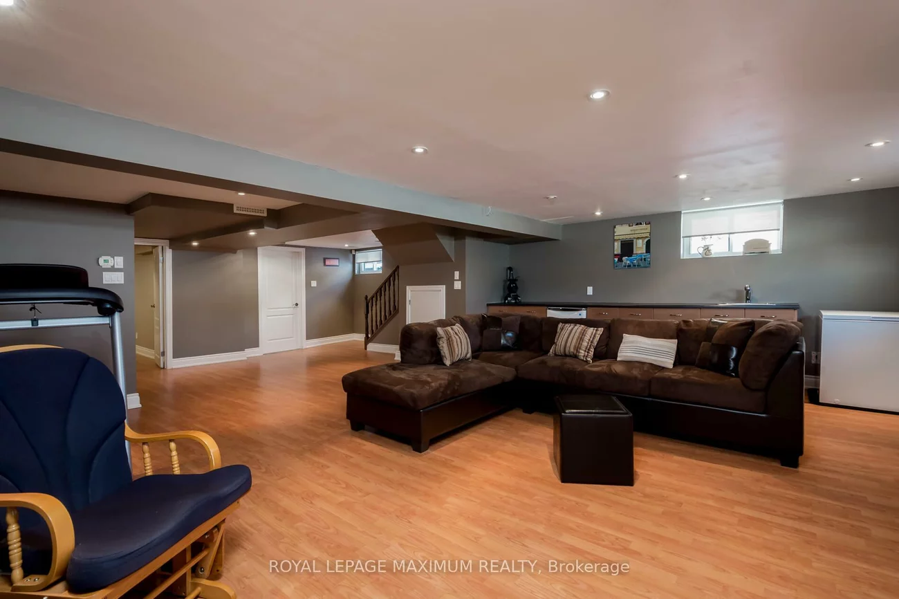 33, Alice, Wexford-Maryvale, Toronto