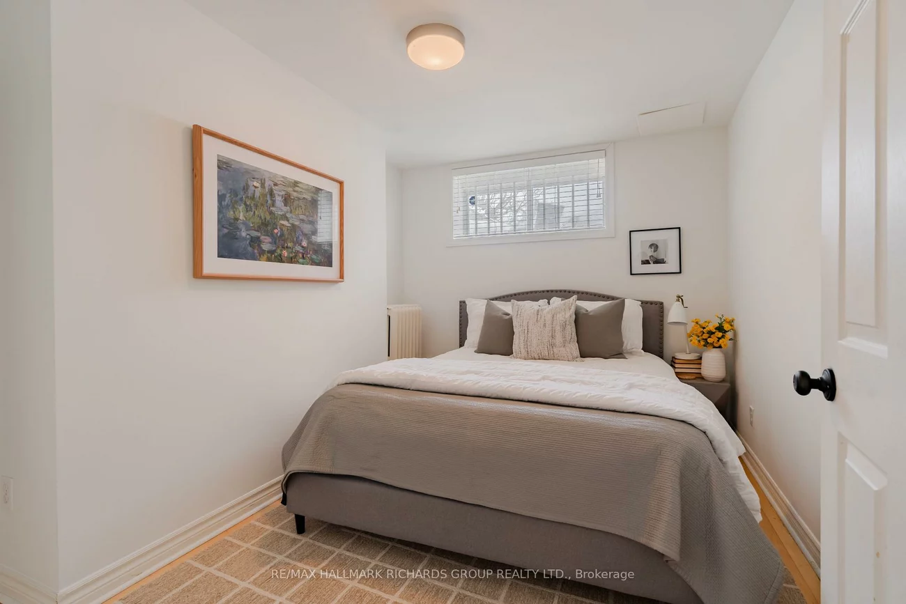 45, Courcelette, Birchcliffe-Cliffside, Toronto