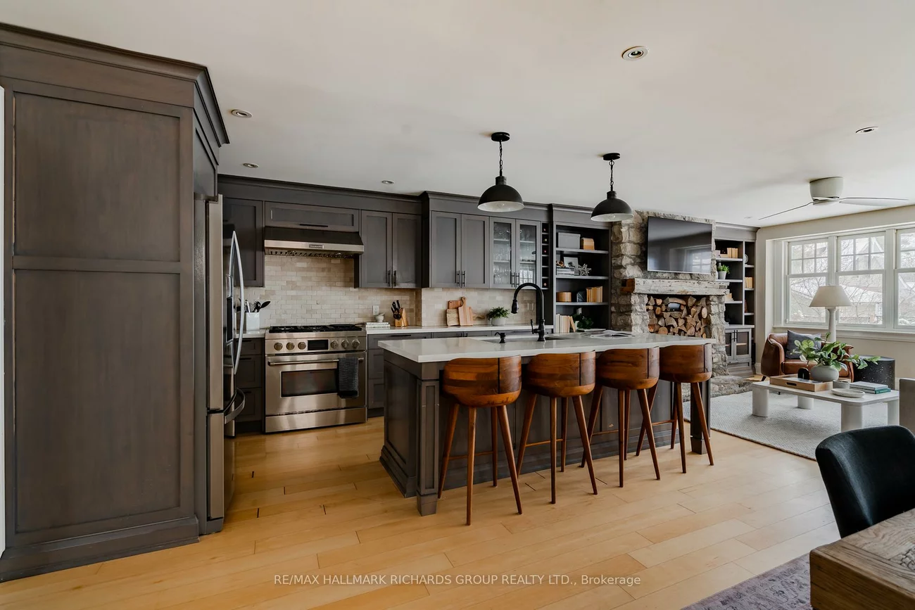 45, Courcelette, Birchcliffe-Cliffside, Toronto