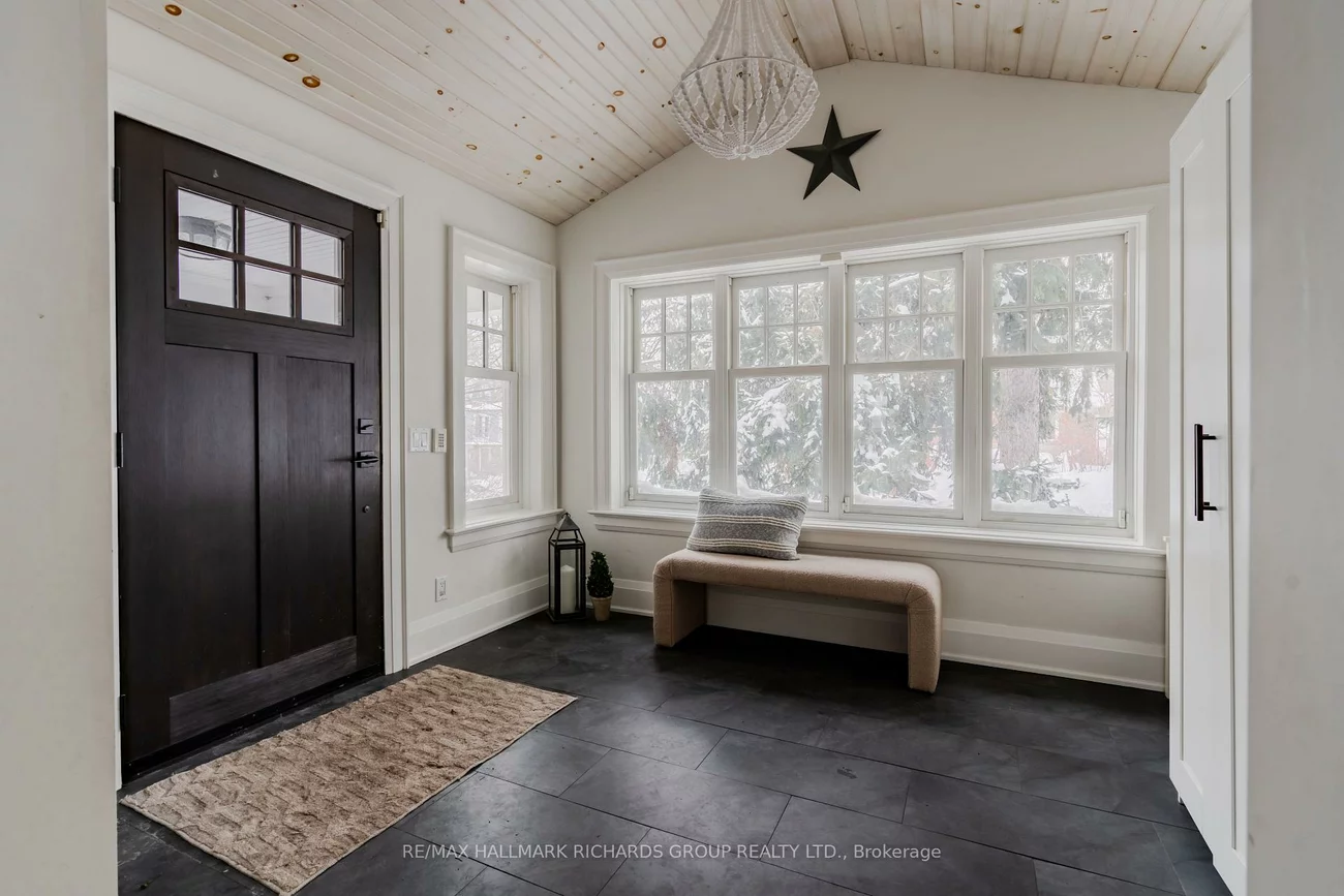 45, Courcelette, Birchcliffe-Cliffside, Toronto