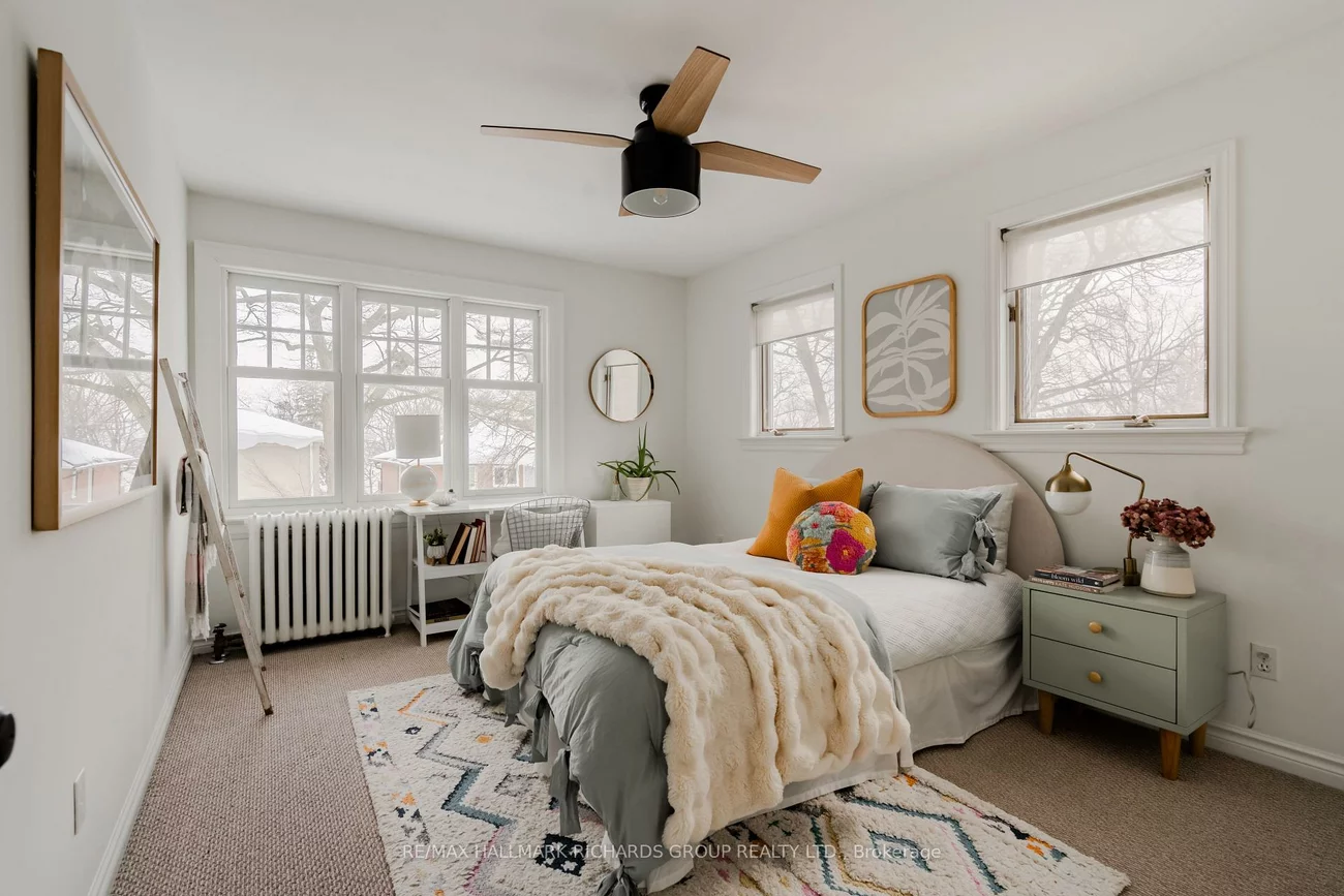 45, Courcelette, Birchcliffe-Cliffside, Toronto