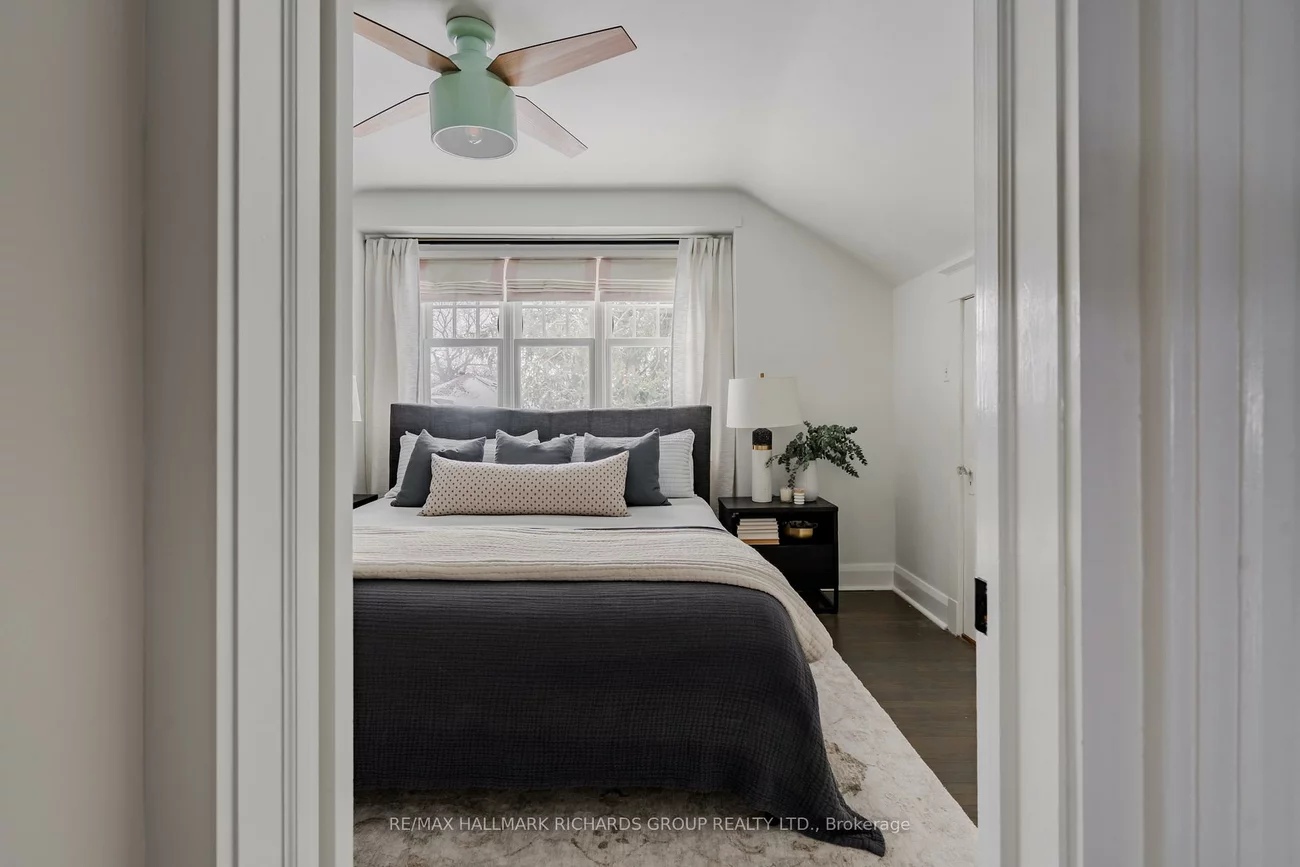 45, Courcelette, Birchcliffe-Cliffside, Toronto