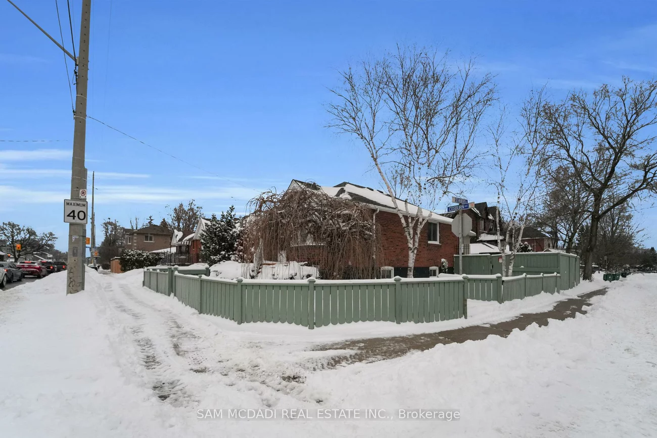 319, Cosburn, Danforth Village-East York, Toronto