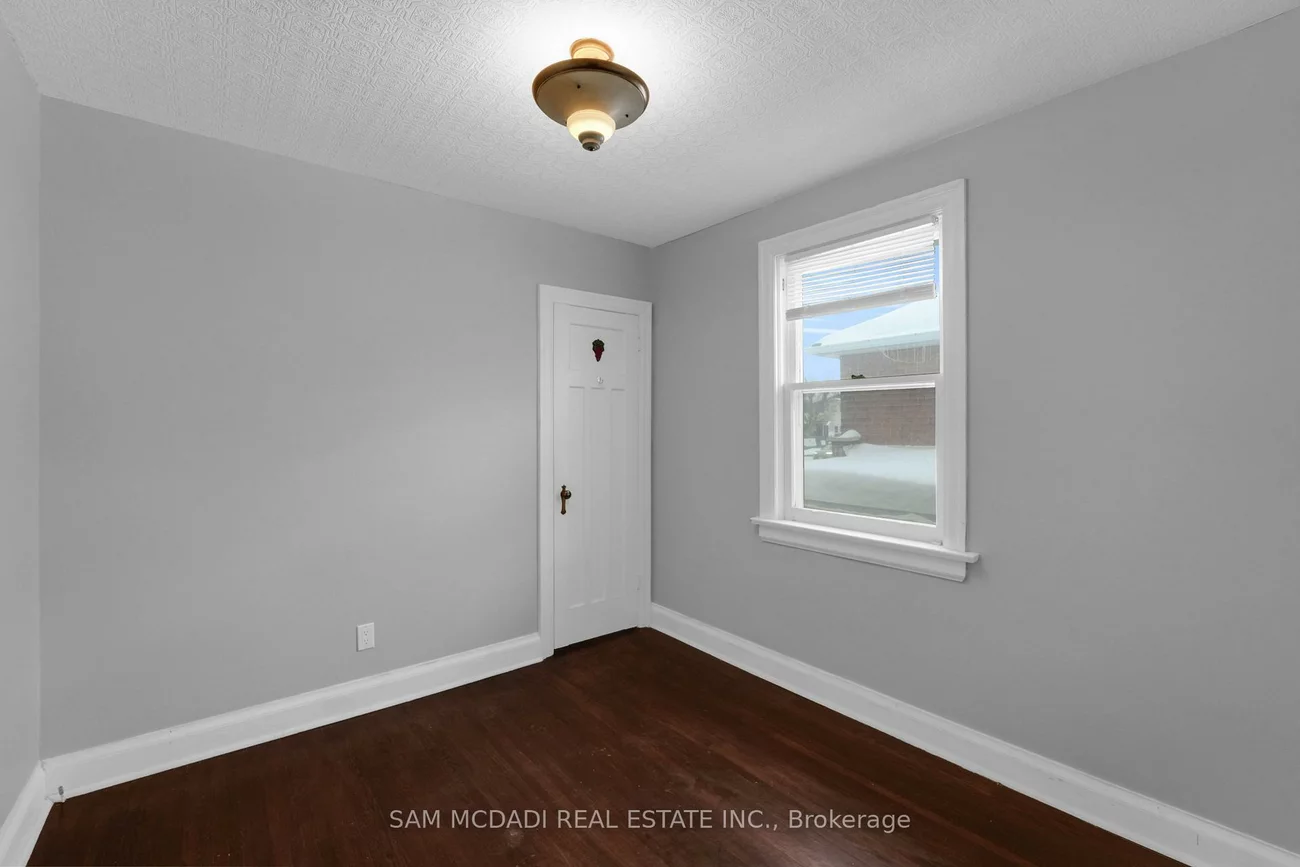 319, Cosburn, Danforth Village-East York, Toronto