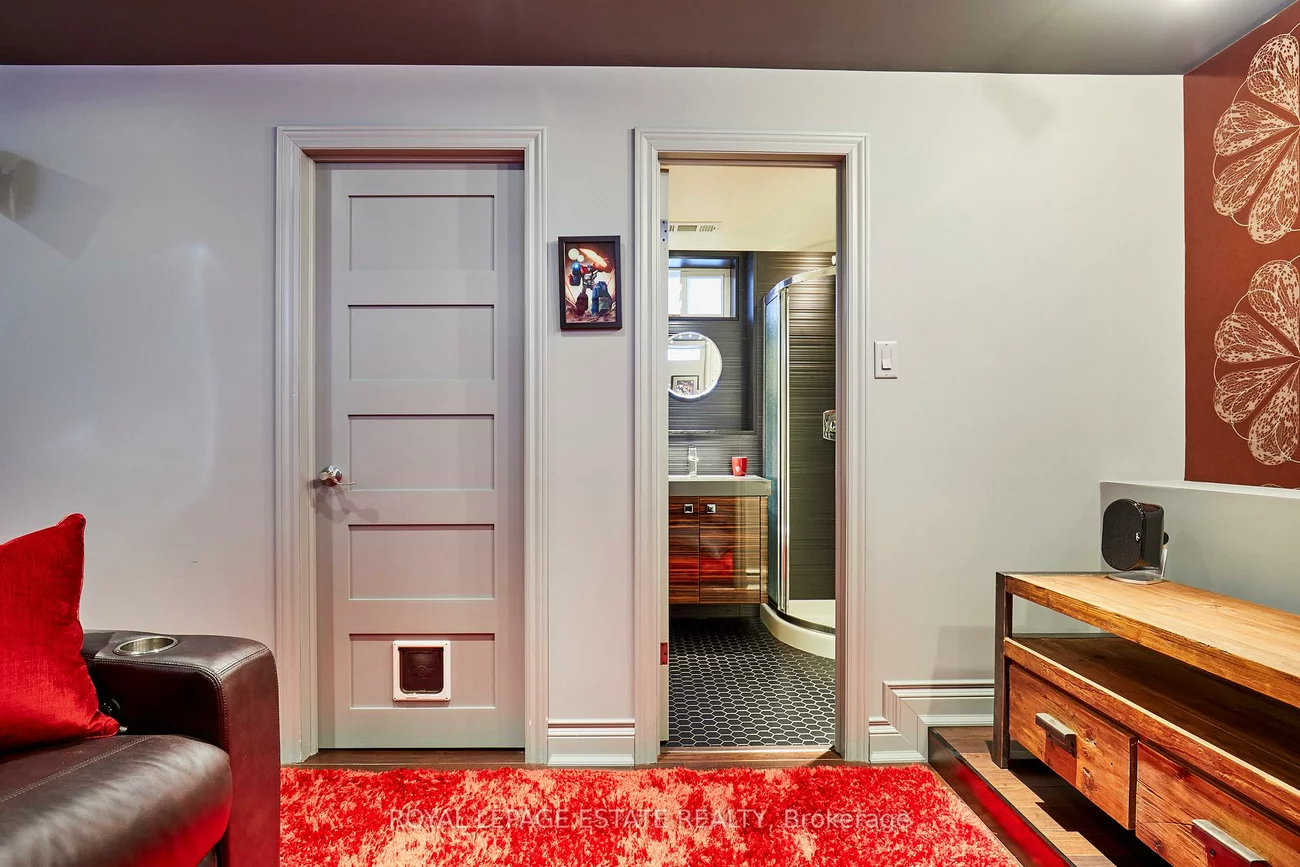 108, Barker, Danforth Village-East York, Toronto