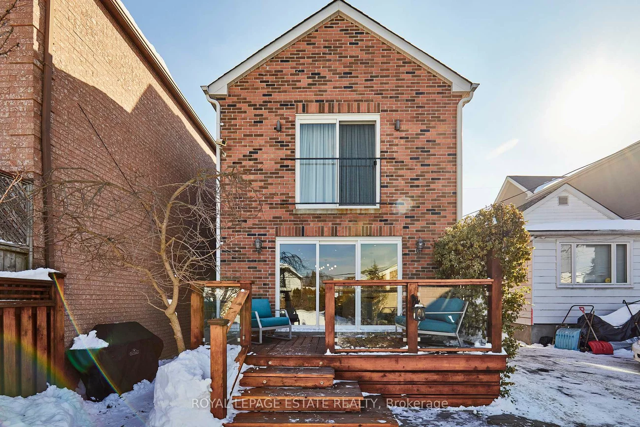 108, Barker, Danforth Village-East York, Toronto