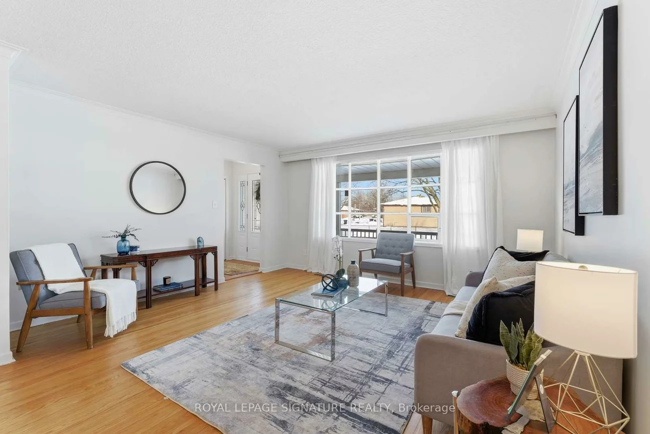 153, Lynnbrook, Woburn, Toronto