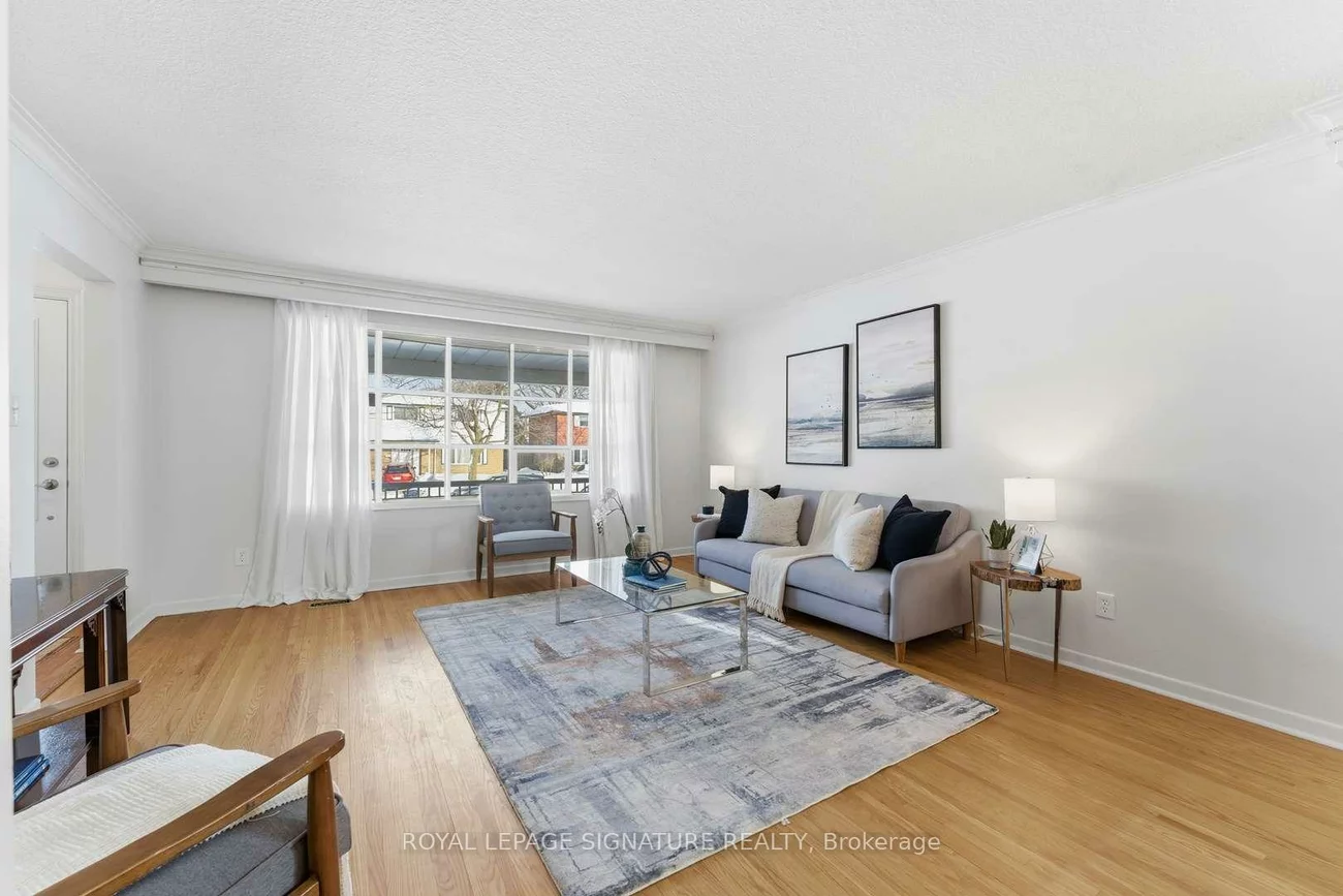 153, Lynnbrook, Woburn, Toronto