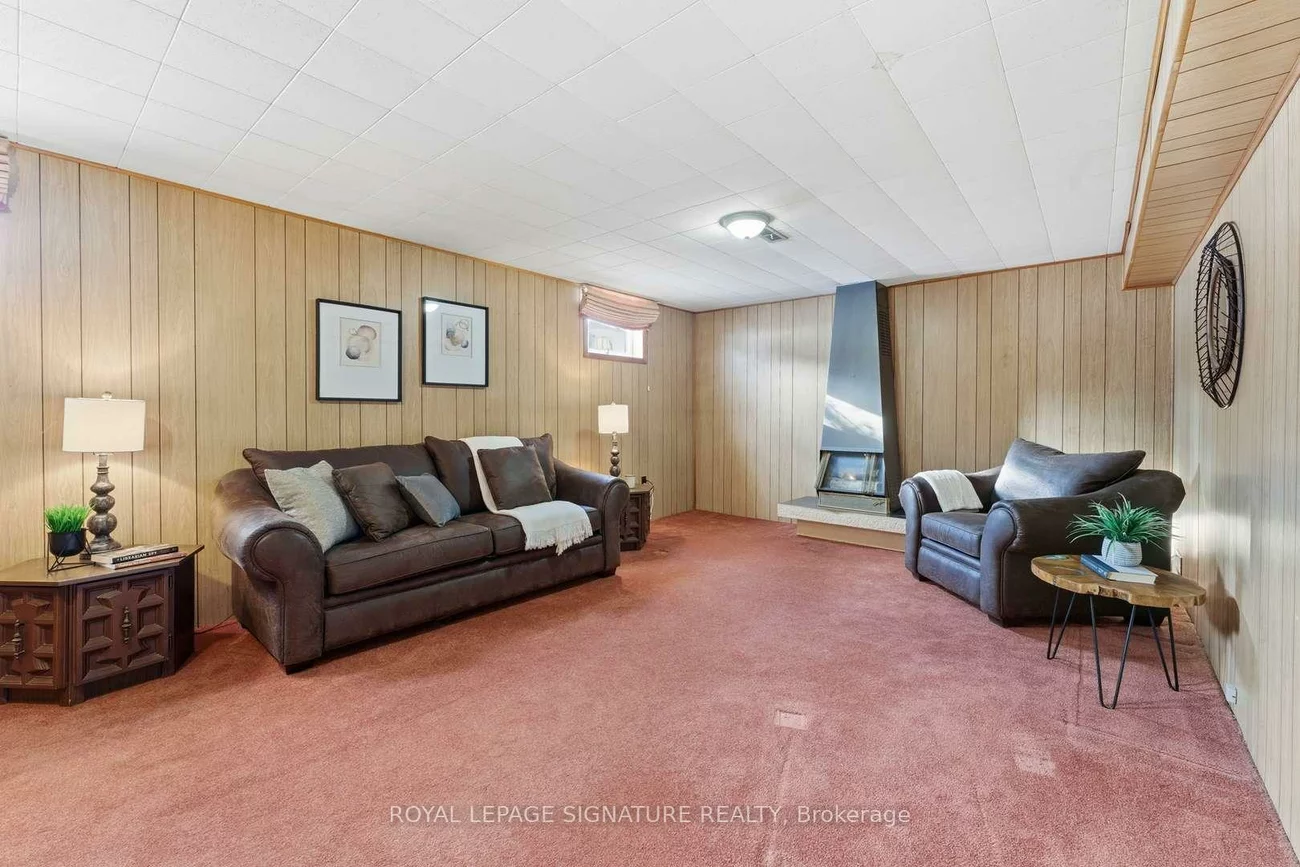 153, Lynnbrook, Woburn, Toronto