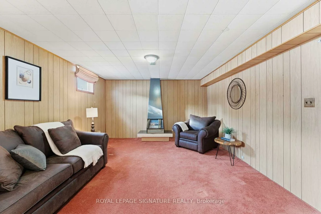 153, Lynnbrook, Woburn, Toronto