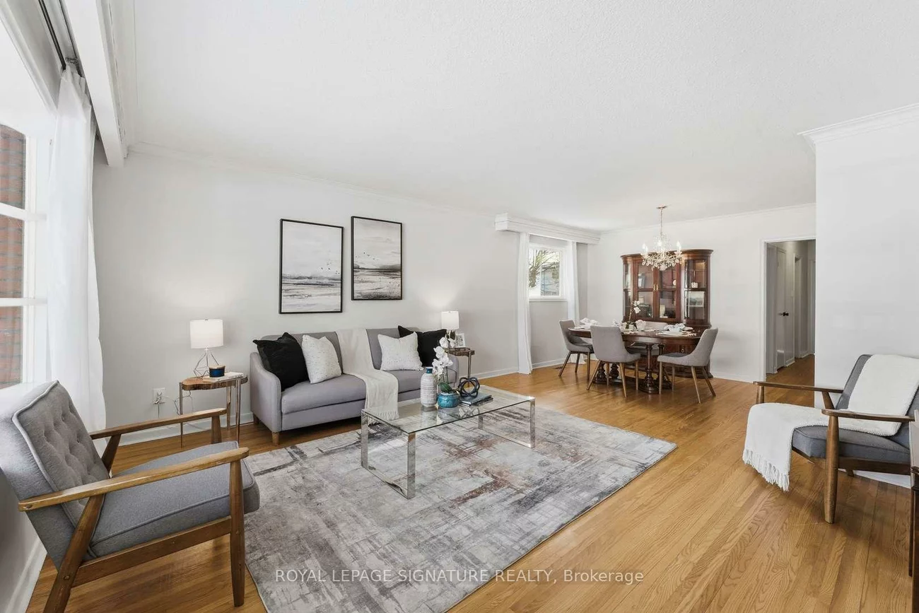 153, Lynnbrook, Woburn, Toronto