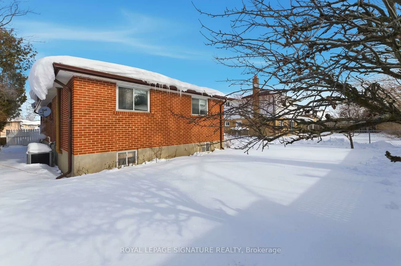 153, Lynnbrook, Woburn, Toronto