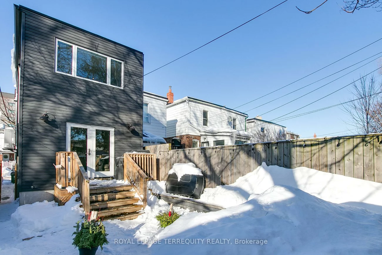 189, Queensdale, Danforth Village-East York, Toronto