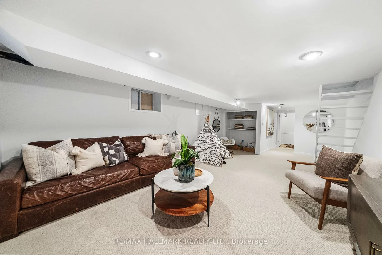 36, Mallon, South Riverdale, Toronto