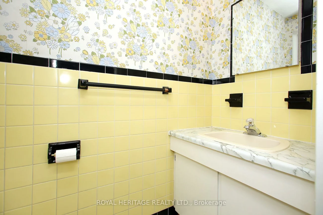 65, Bennett, West Hill, Toronto