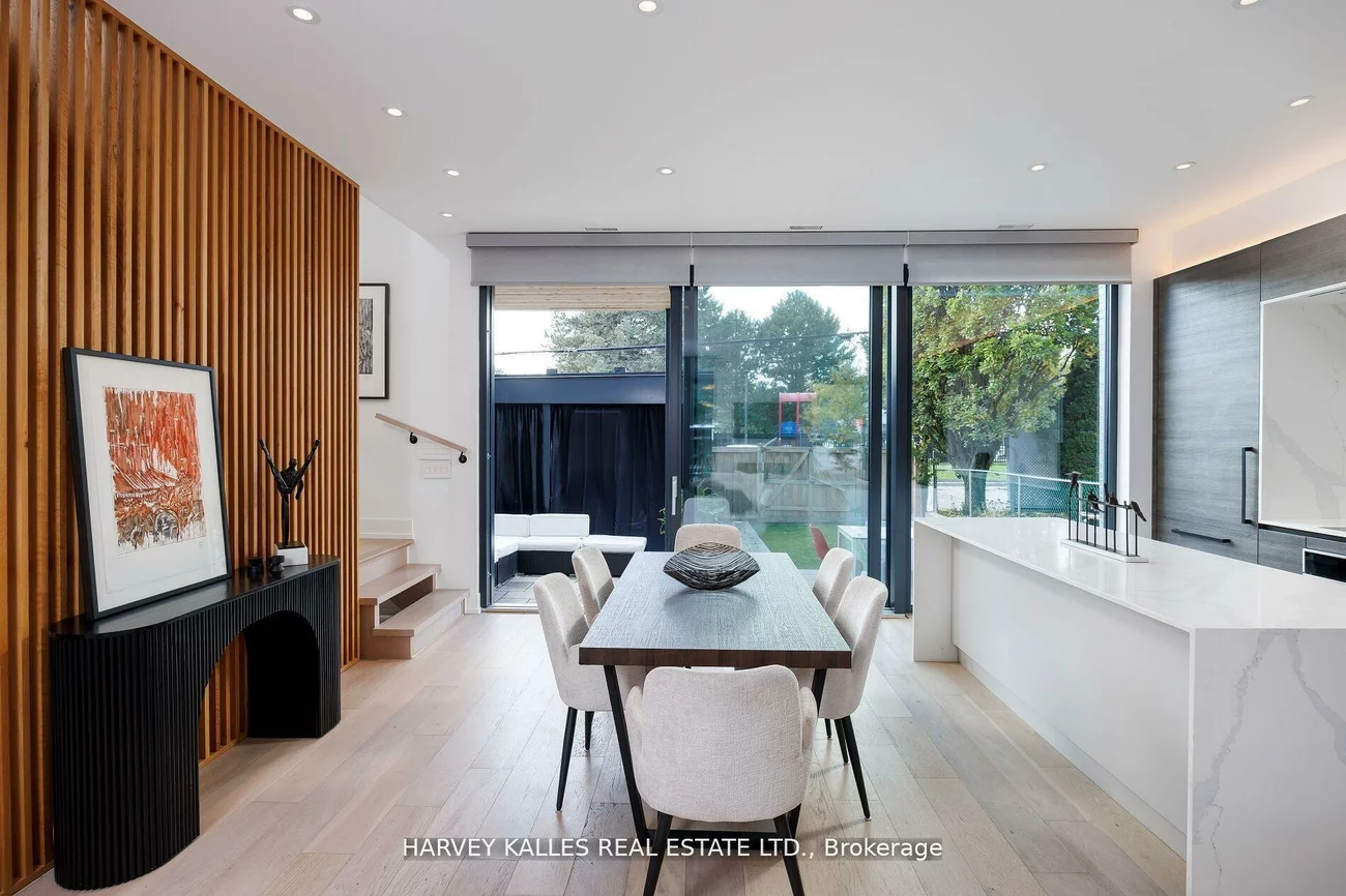 60, Hiltz, South Riverdale, Toronto