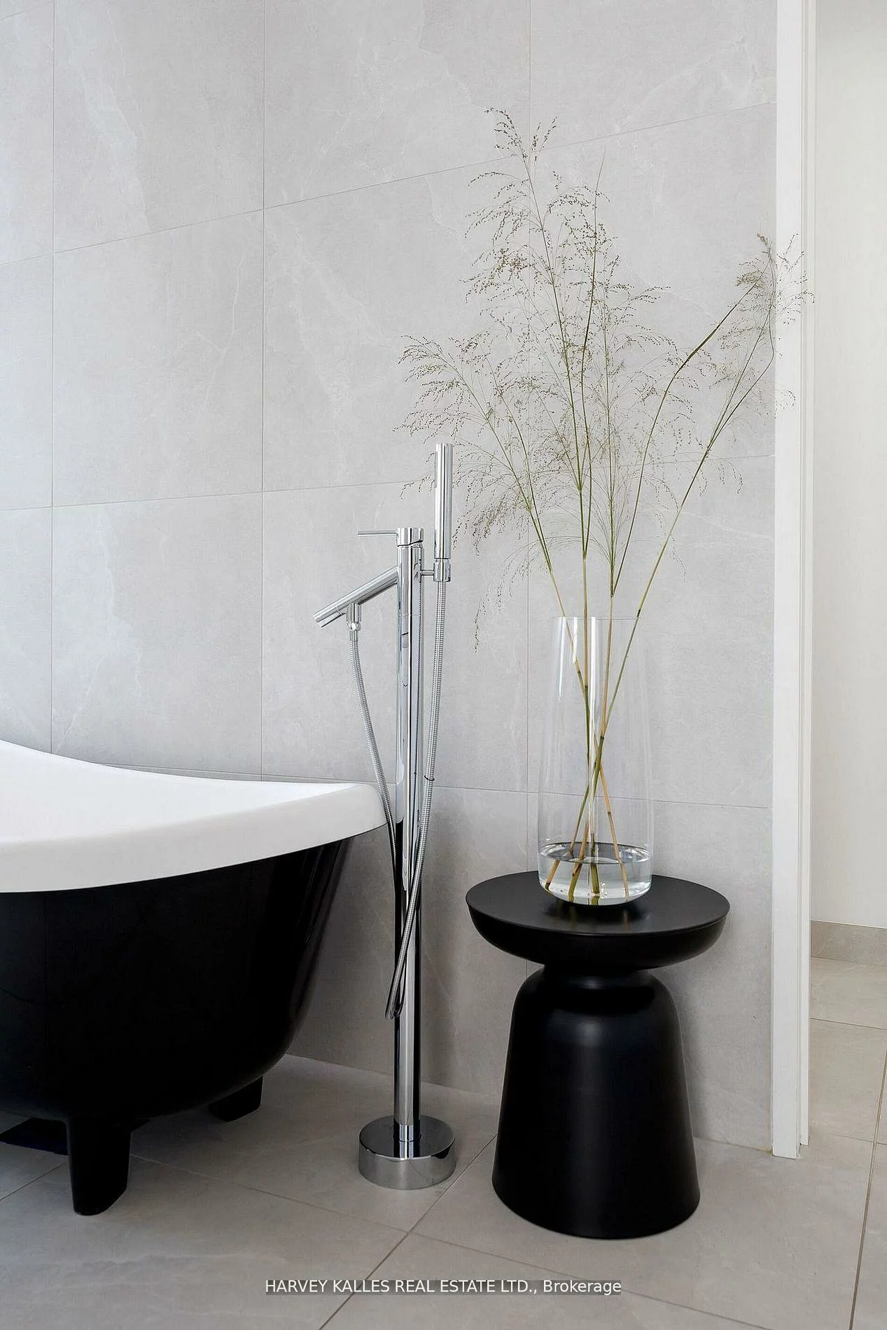 60, Hiltz, South Riverdale, Toronto