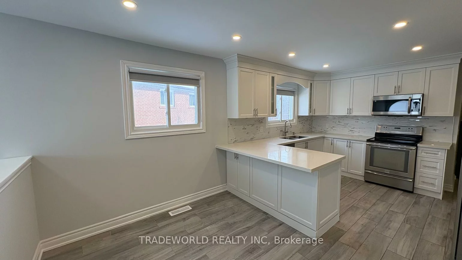 10, Fairglen, L'Amoreaux, Toronto