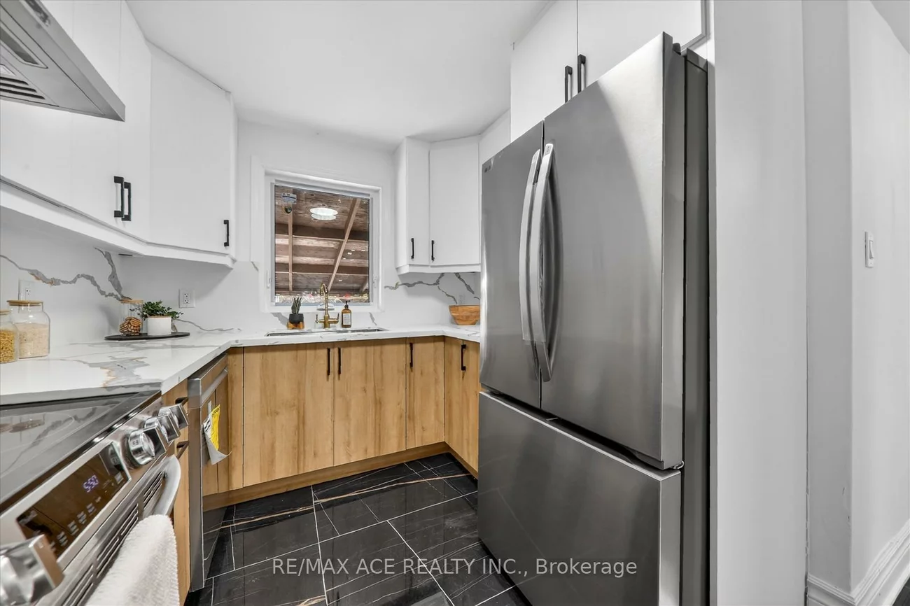 233, Oakridge, Cliffcrest, Toronto