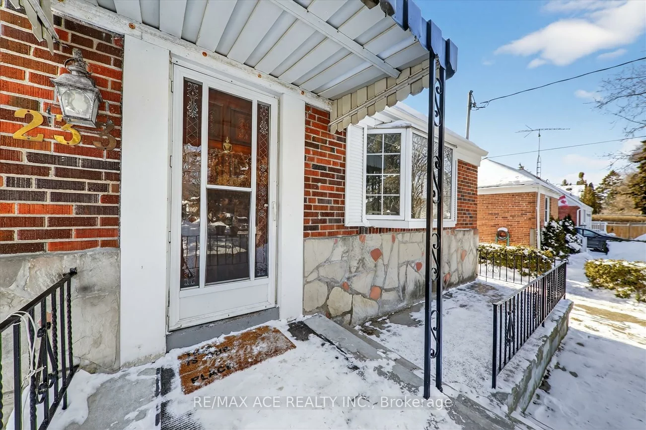 233, Oakridge, Cliffcrest, Toronto