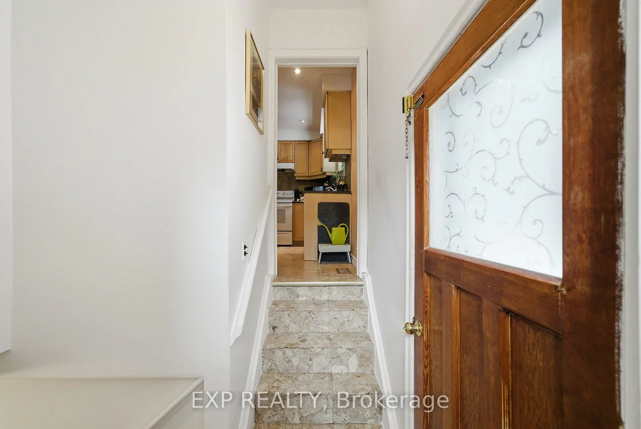 40, Medina, Bendale, Toronto