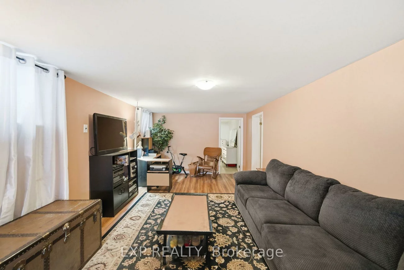 40, Medina, Bendale, Toronto