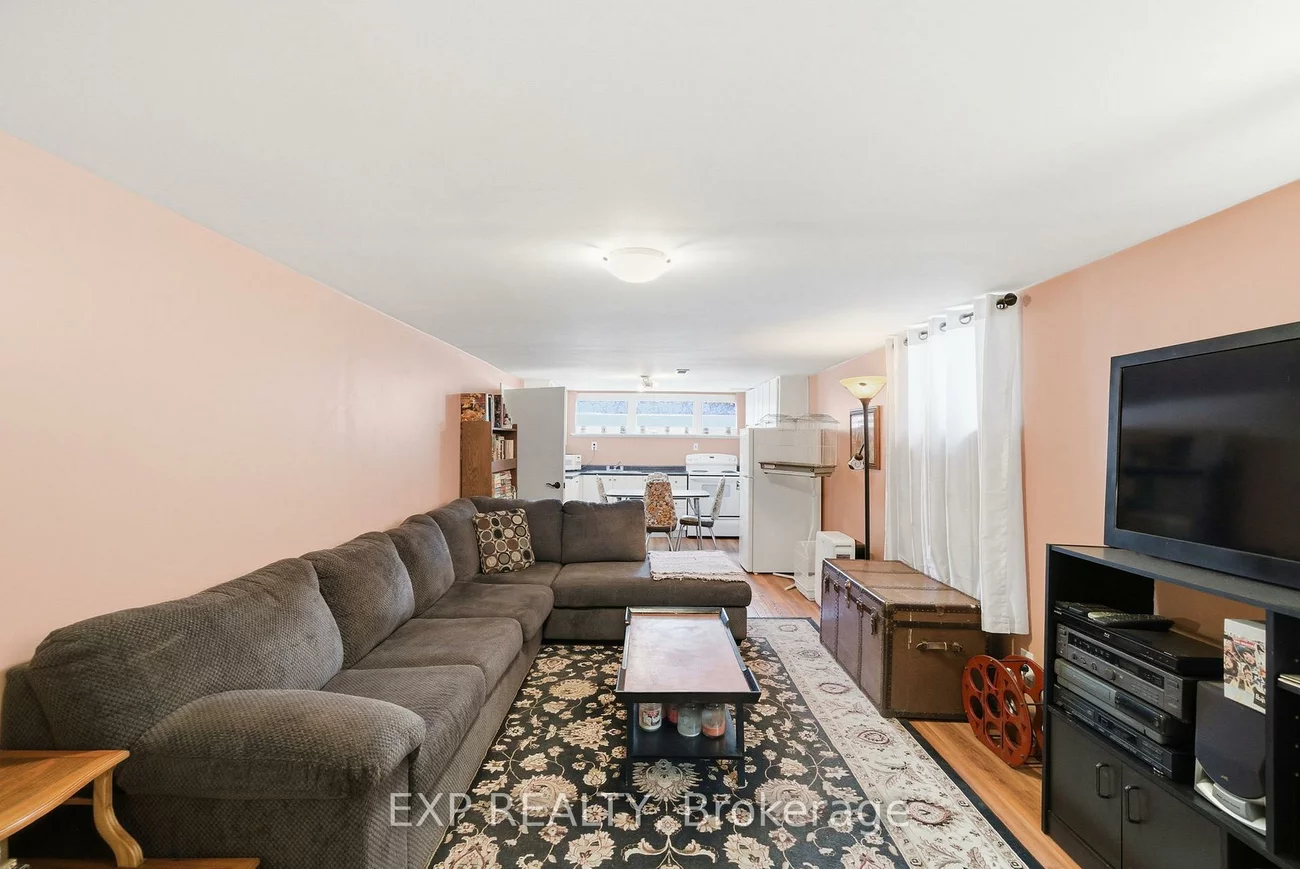 40, Medina, Bendale, Toronto