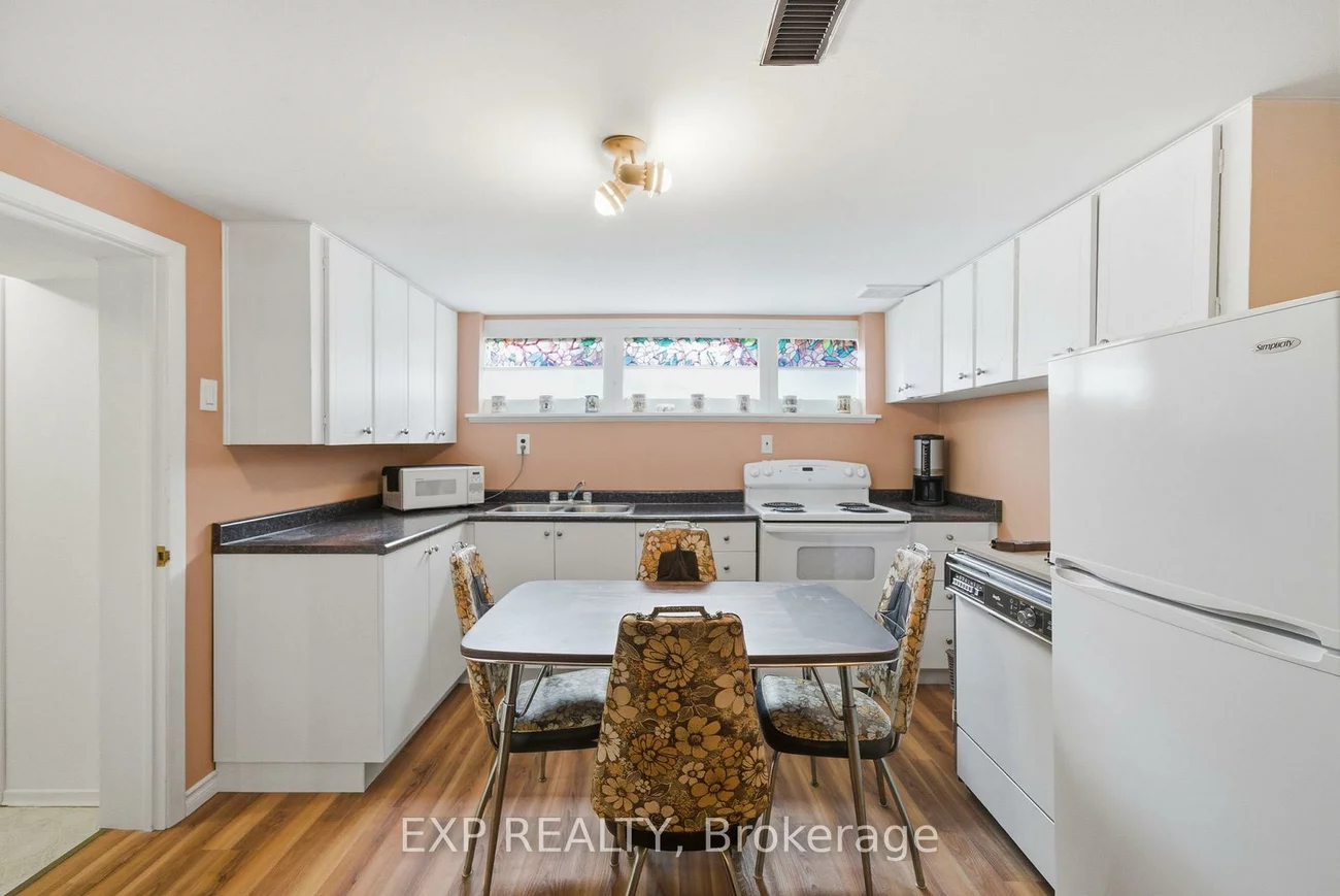 40, Medina, Bendale, Toronto