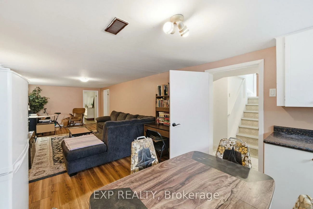 40, Medina, Bendale, Toronto