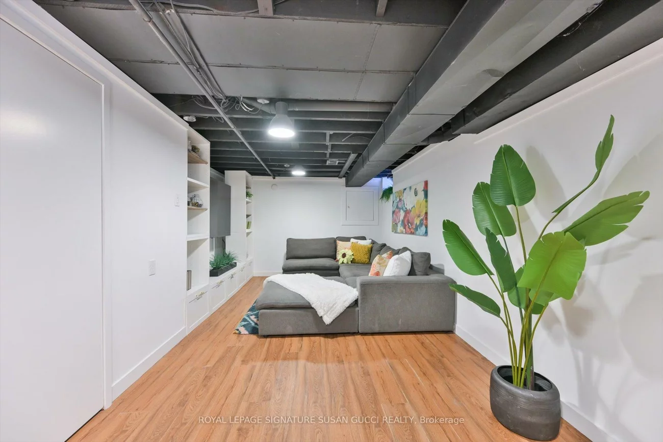 925, Greenwood, Danforth, Toronto