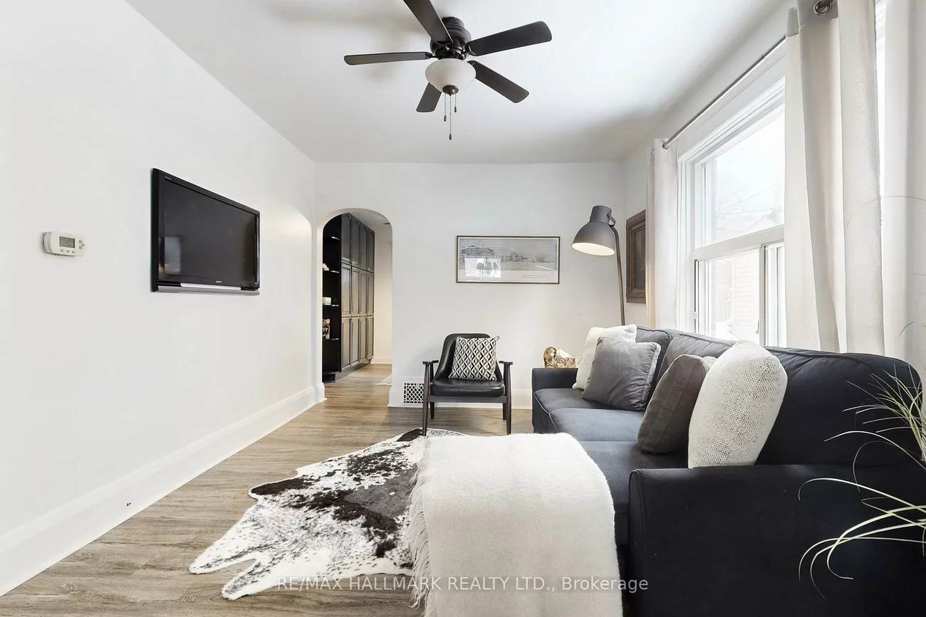 39, Hiltz, South Riverdale, Toronto