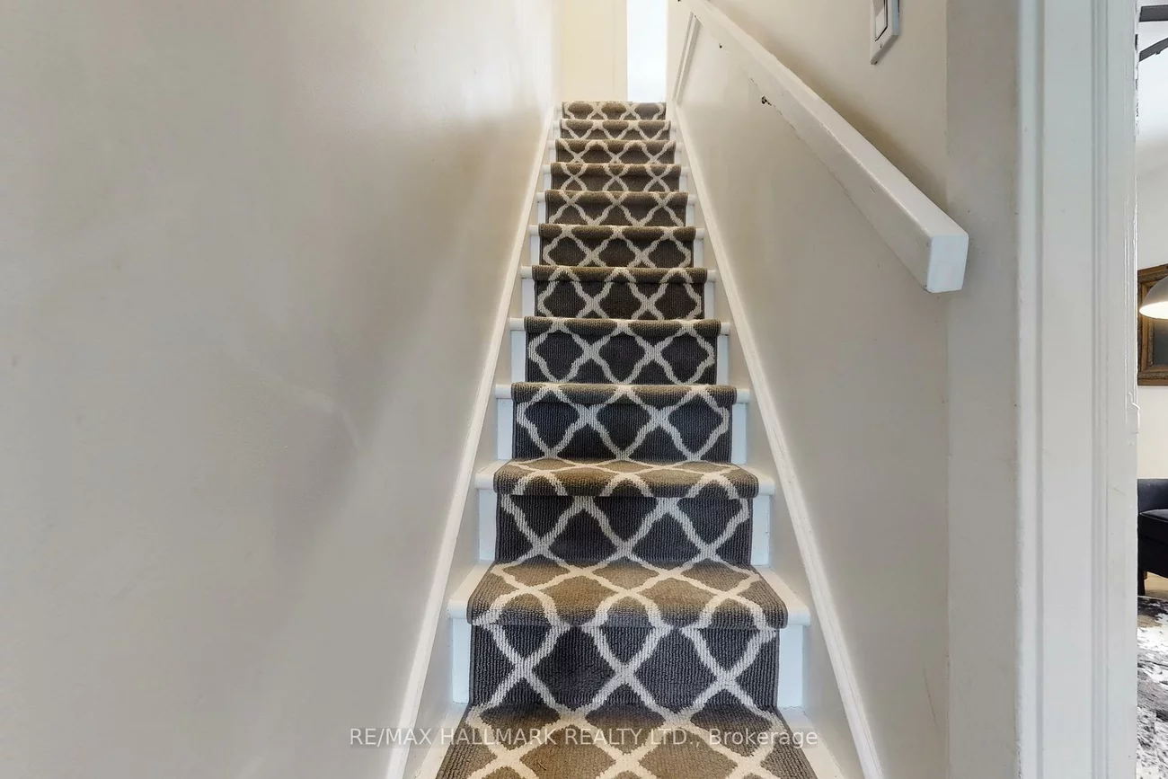 39, Hiltz, South Riverdale, Toronto