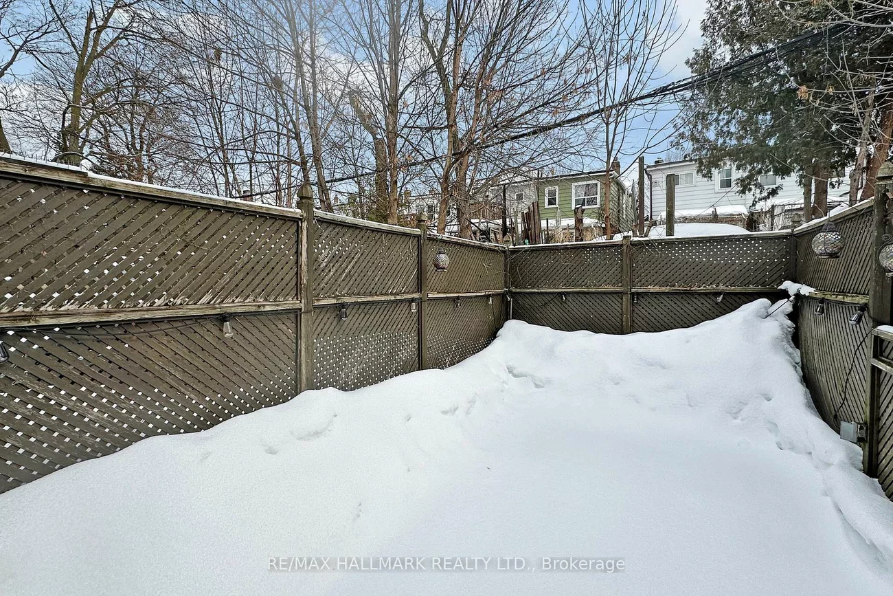 39, Hiltz, South Riverdale, Toronto