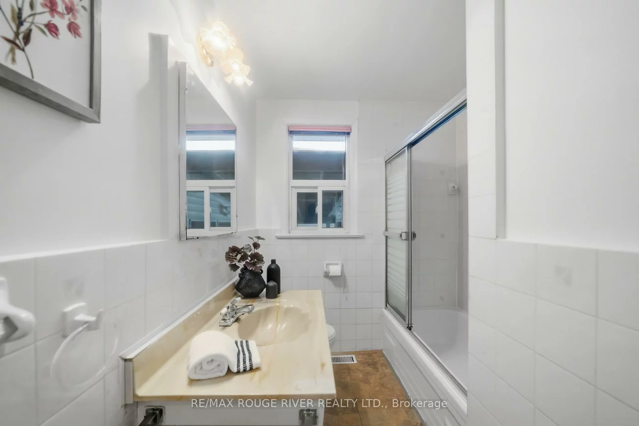 51, Sharbot, Woburn, Toronto